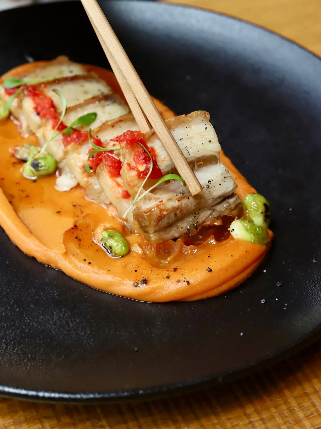 Plato de cocina nikkei en Osaka Buenos Aires