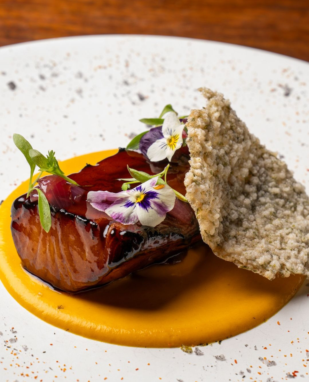 Plato de cocina nikkei en Osaka Miami