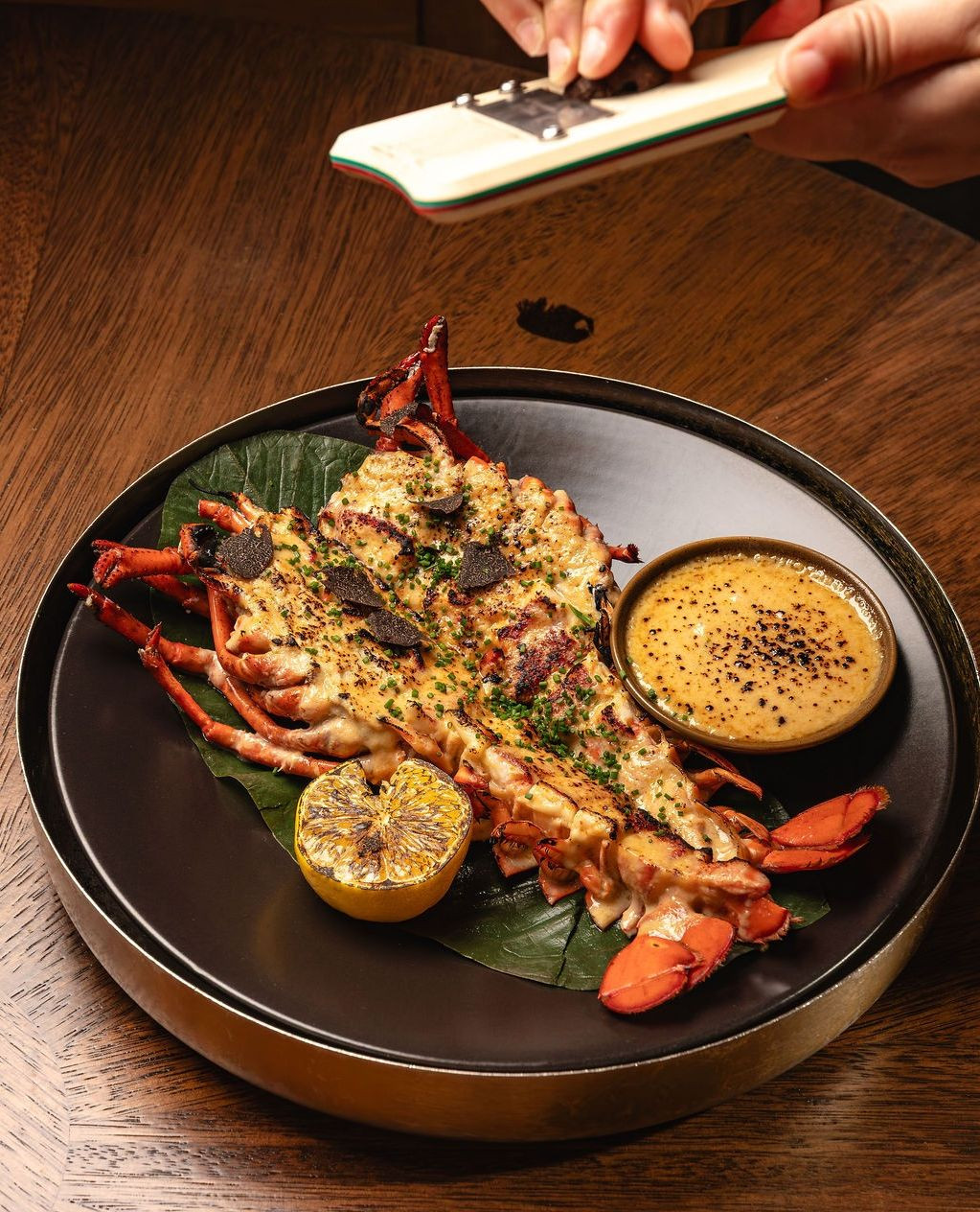 Plato de cocina nikkei en Osaka Miami