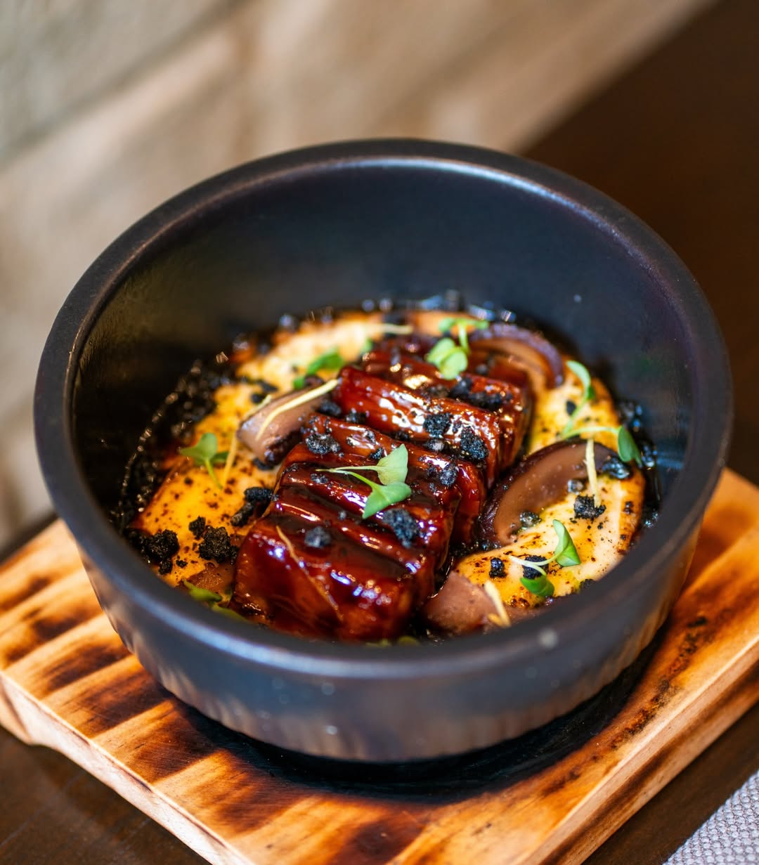 Plato de cocina nikkei en Osaka Santiago