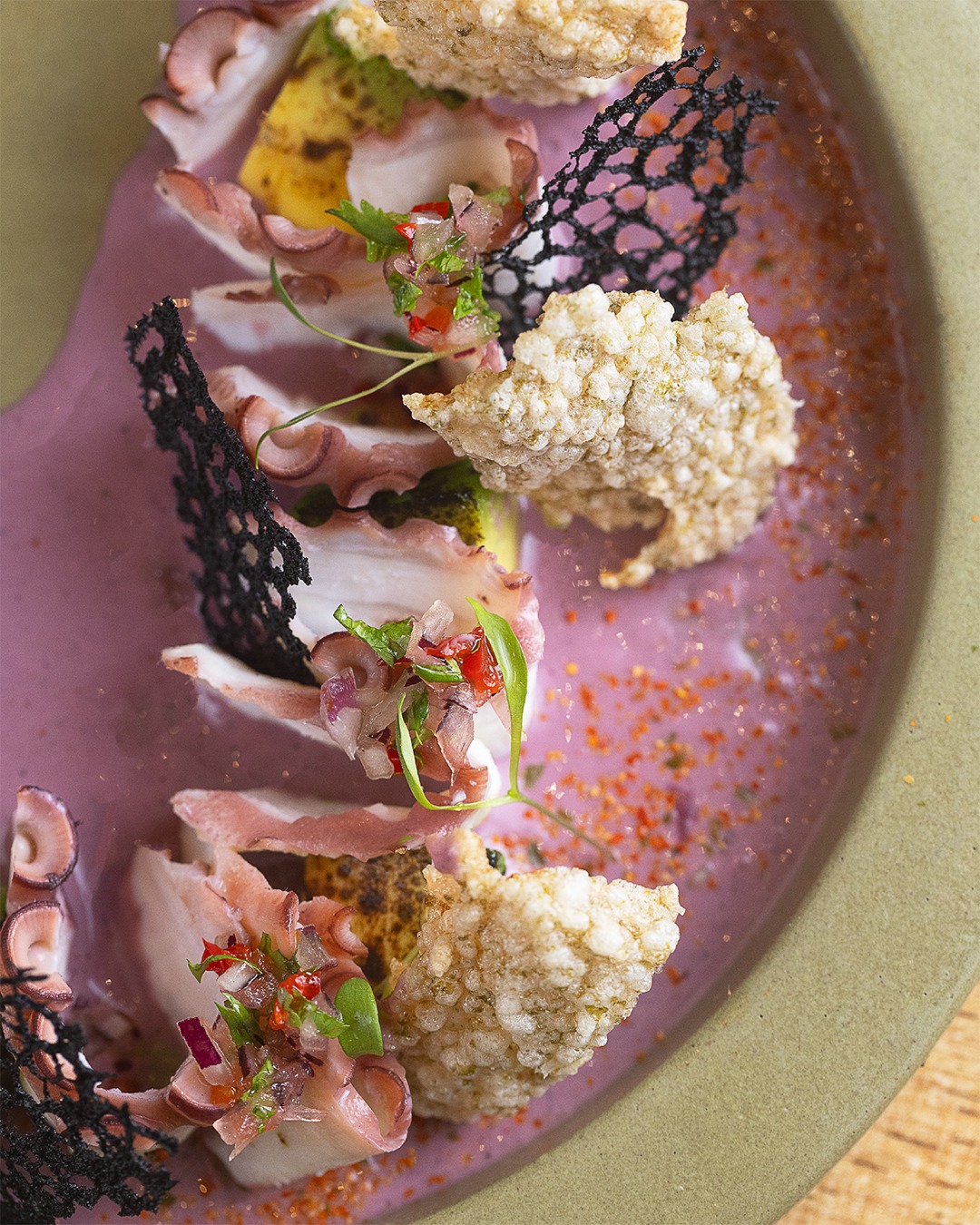 Plato de cocina nikkei en Osaka Sao Paulo